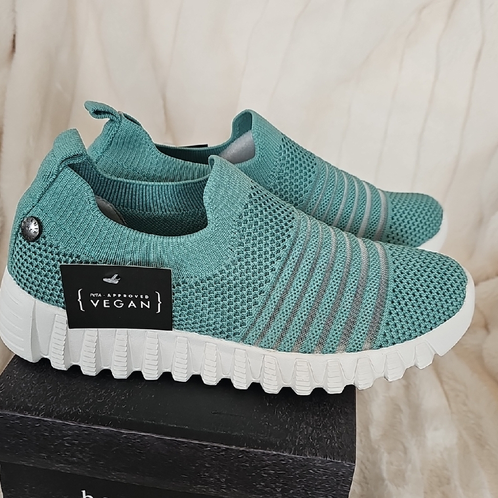 bernie mev. Teal and Gray Knit Sneakers - Picture 5 of 9